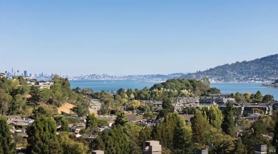 100 Monterey Dr, Tiburon, California, United States, 5 Bedrooms Bedrooms, ,4.5 BathroomsBathrooms,Residential,For Sale,1946443